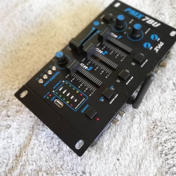 Pyle PMX7BU 3 Channel Bluetooth DJ Sound Board Mixer System with Mic Talkover - Picture 2 of 4